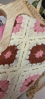 Tasje gehaakt pink bloemen